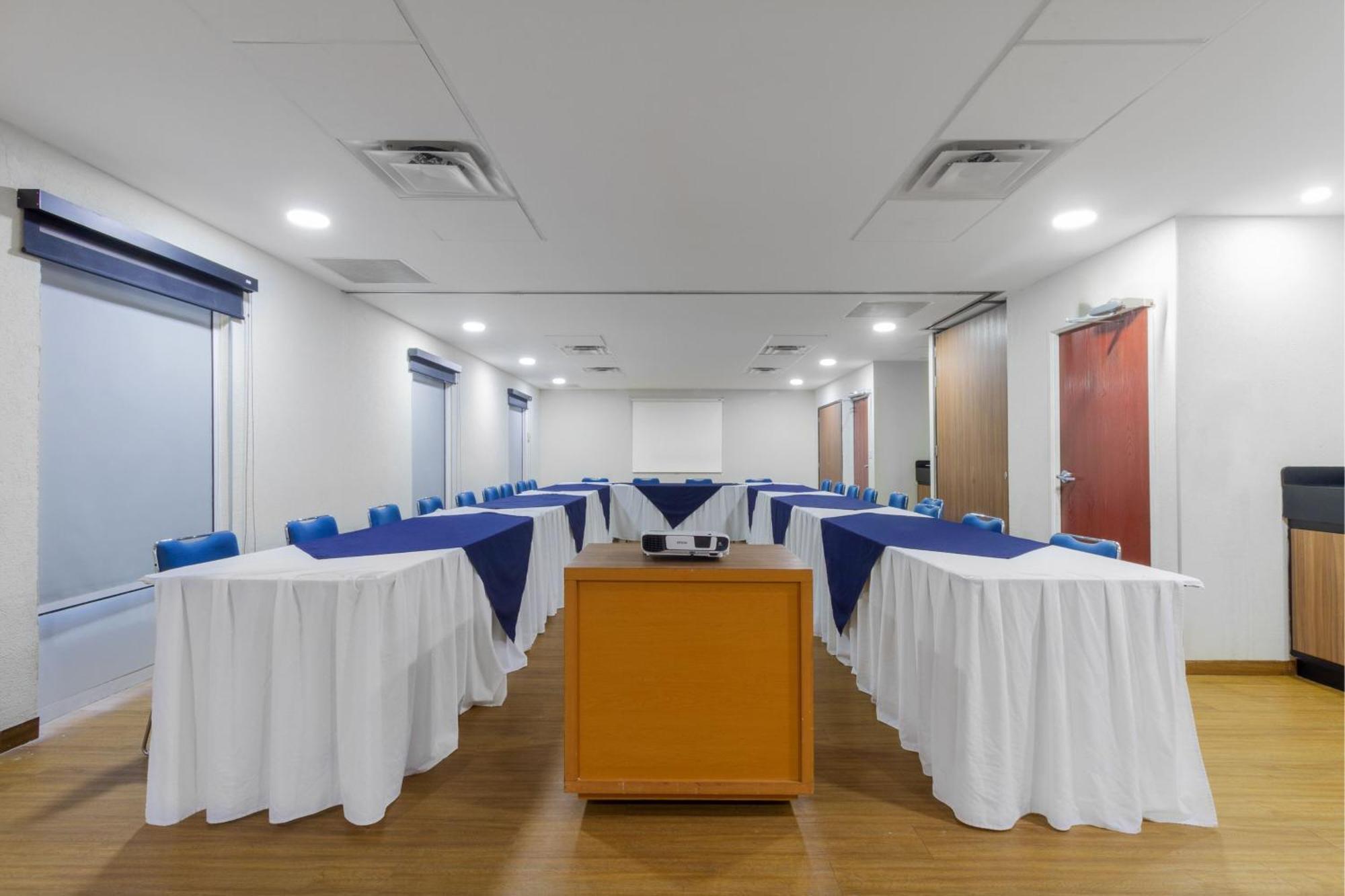 City Express By Marriott Tuxtla Gutiérrez Buitenkant foto